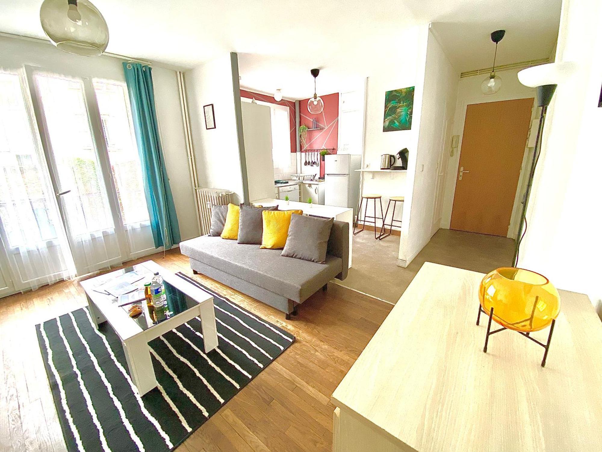 Le Chinchauvaud, Spacieux Avec Balcon Limoges Bagian luar foto